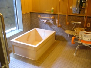 レスト　ヒノキ風呂